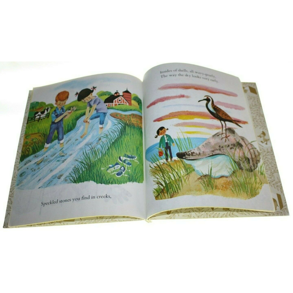 Colors Are Nice by A. Holl 1962 Little Golden Book Very Good Used Condition - Picture 2 of 3